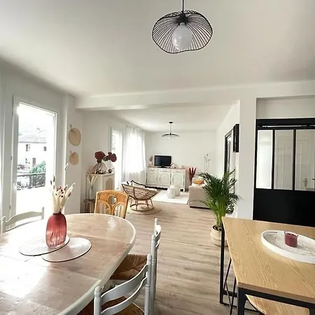 Апартаменты Superbe Avec Salle De Jeux